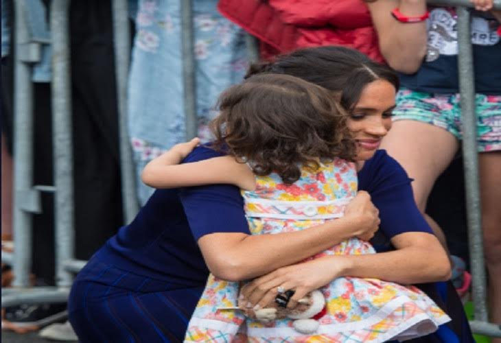 Sweetest Moment of the Royal Tour: Meghan Markle Comforts Sobbing Fan