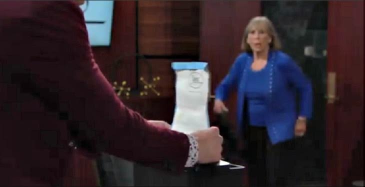 The Young and the Restless Day Ahead Spoilers for Monday, October 22: Mariah Being Followed, Kyle And Dina Fight Over Game-changing Documents